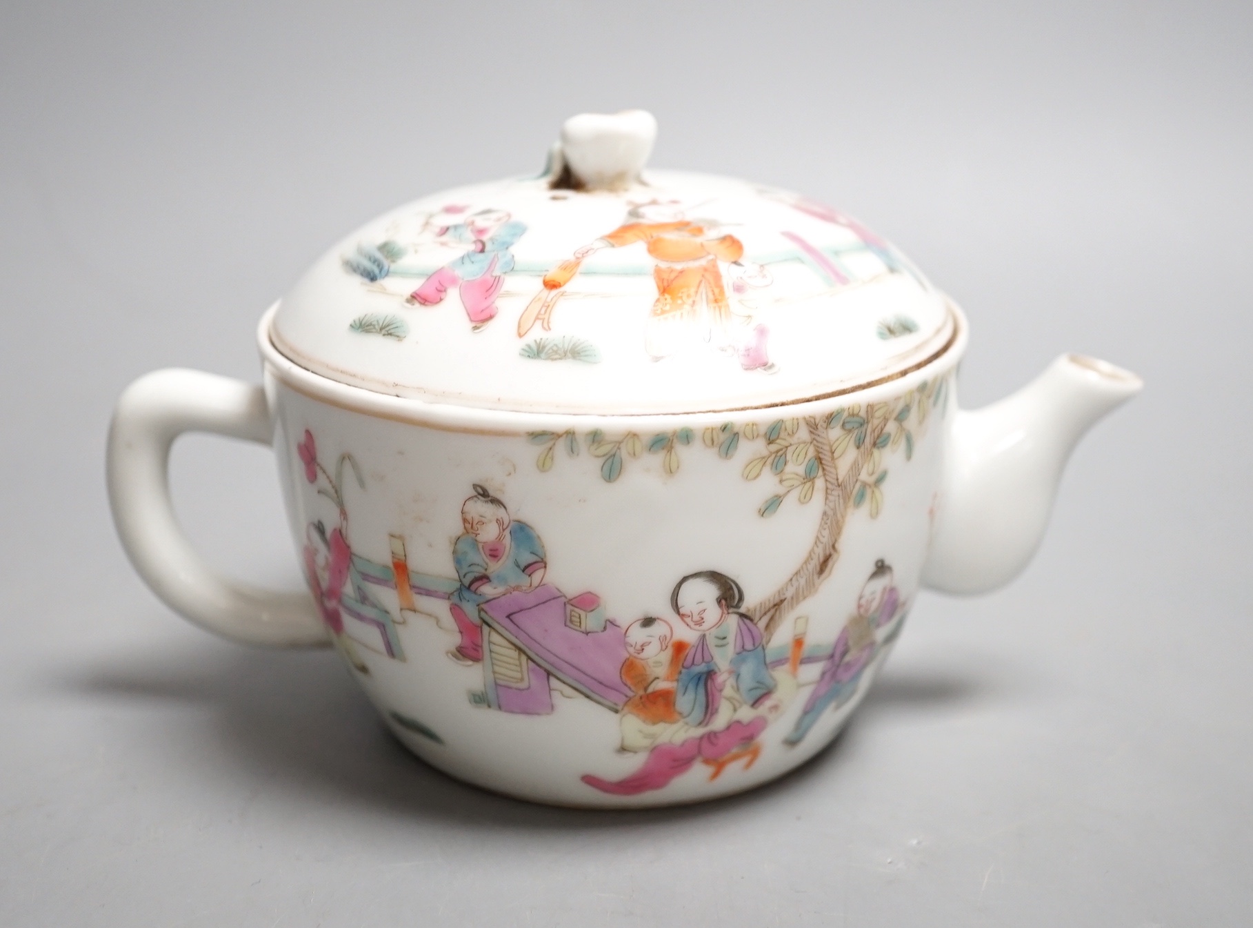 A Chinese famille rose teapot and cover - 10cm high